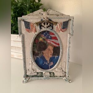 WWI U.S. NAVY PATRIOTIC CAST IRON MILITARY PICTURE FRAME EAGLES/SHIPS #883. VTG